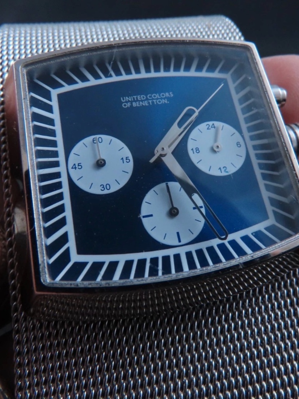 🙂Vintage! United Colors Of Benetton UNISEX Blue Dial w/ Silver Mesh Band